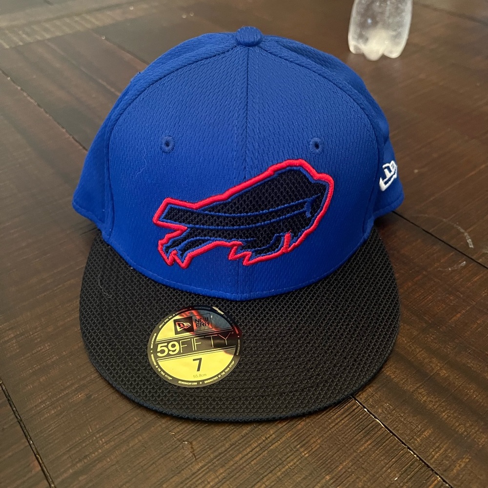 Men’s fitted Buffalo Bills hat size 7